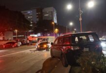 Choque frente al Hospital General de Tijuana deja seis lesionados, cinco son menores de edad.