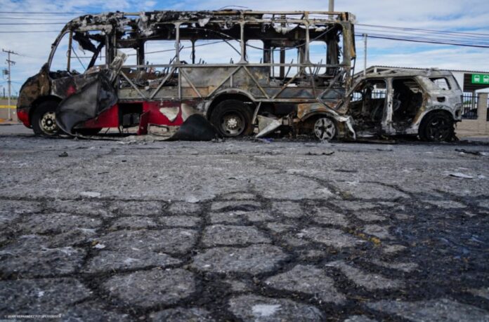 Choque incendio camión pasajeros Mexicali .