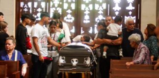 Así de peligroso puede ser el boxeo. Despidieron al Lobito Torres en Mexicali.