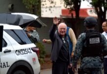 Ruffo Appel llegó a su casa en Ensenada para cumplir prisión domiciliaria tras 40 horas de traslado.