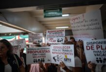 Paro de maestros del SETEBC afecta 13 escuelas municipales de Tijuana.