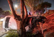 Motor de vehículo salió proyectado tras choque y volcadura en la Vía Rápida Poniente.