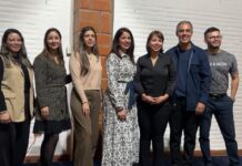 José Ibarra y Aziel Adame hablaron de emociones desde el periodismo y el servicio público en Rosarito.
