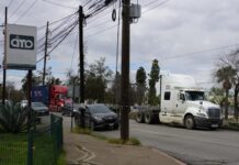 Transportistas de Baja California podrían irse a paro nacional, alertan por afectaciones en la frontera.