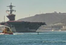 Portaaviones USS Abraham Lincoln arribó a San Diego tras 321 días de misión en Medio Oriente.