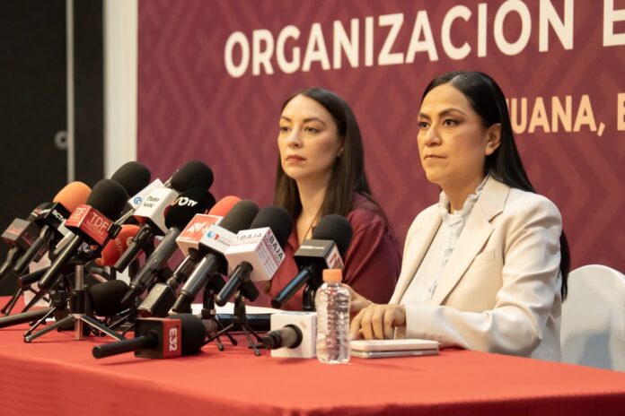 Foto: Omar Martínez / Border Zoom Ariadna Montiel y Julieta Ramírez en Tijuana